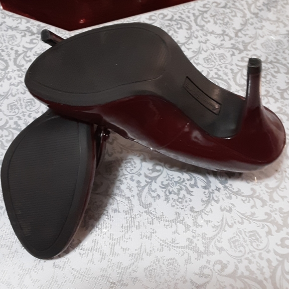 American Eagle Burgundy Heels - Picture 7 of 11